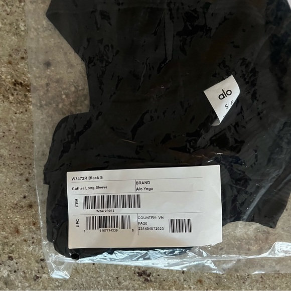 NWT Alo Gather Long Sleeve size small - Picture 5 of 6